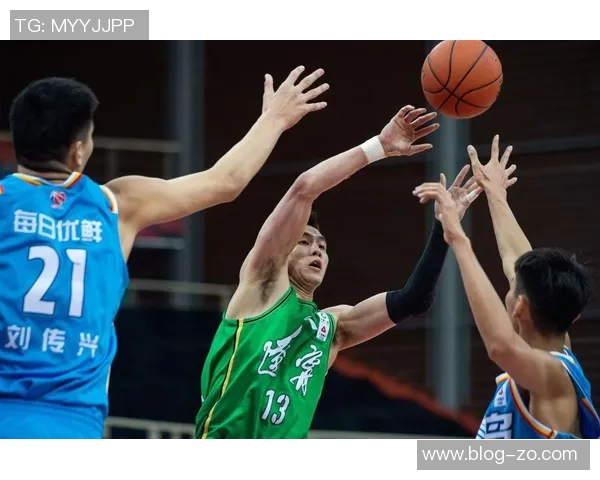 媒体人分析郭艾伦不随龙狮赴美备战原因及其商业价值与地位的重要性